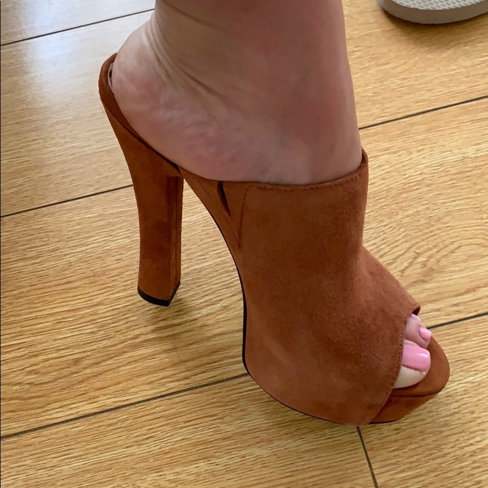 BRAND NEW Jessica Simpson Open Toe Platform Clog